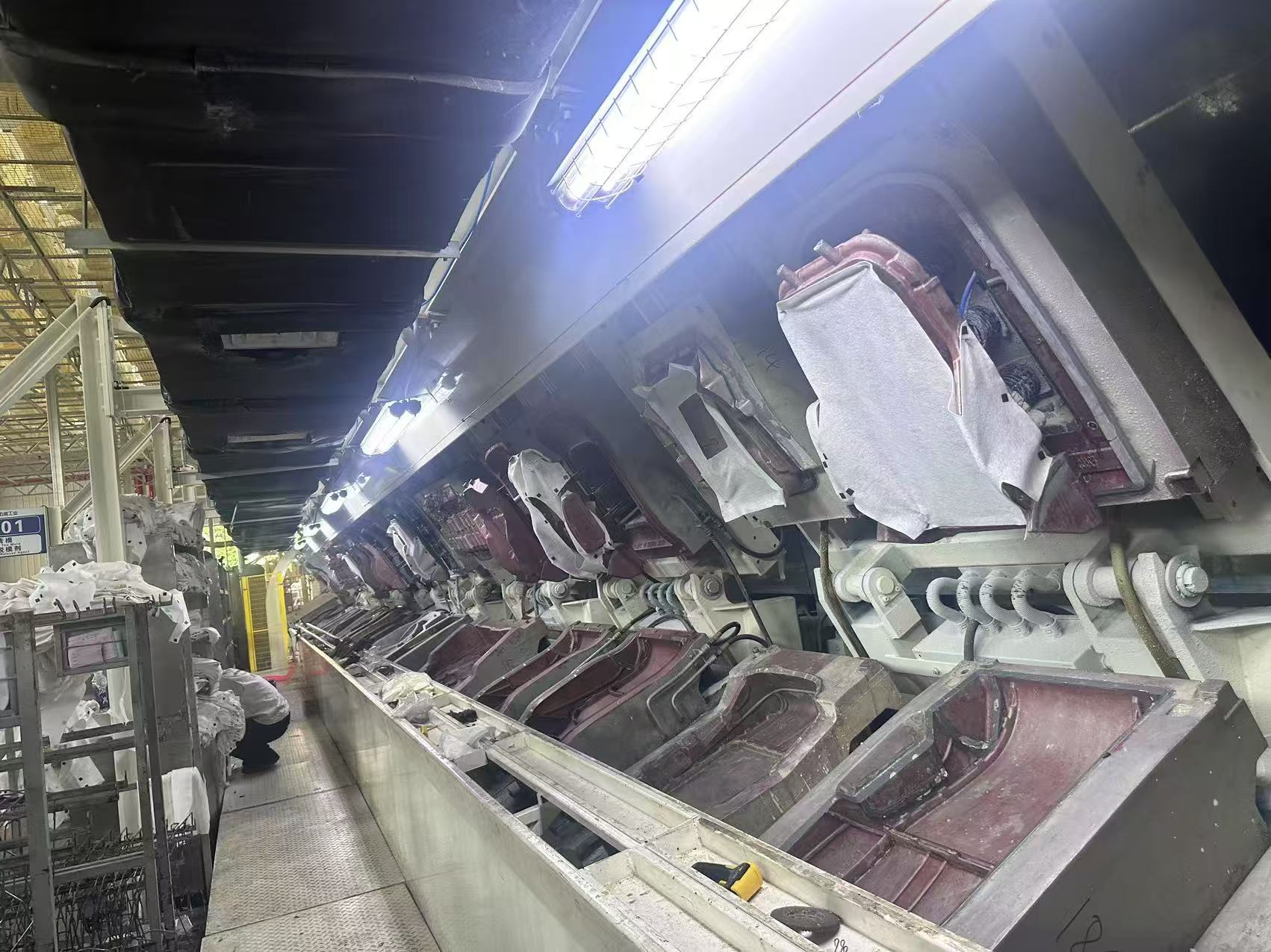 32工位環(huán)形座椅發(fā)泡生產(chǎn)線項目